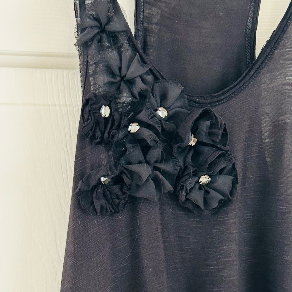 Lush Brand Black Flowy Tank Top Tunic Flower Embellished Sz XS/SM 100% Rayon